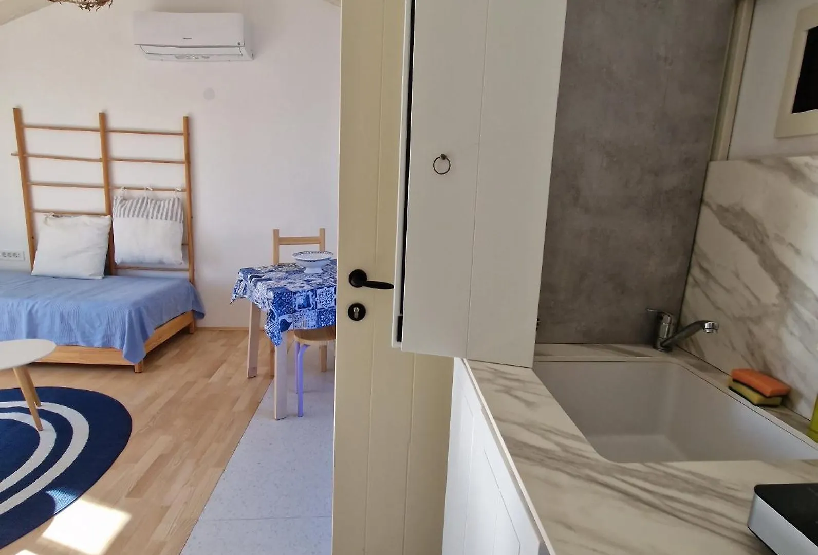 Дом отдыха Вилла House Ivas With Garden Замбратия