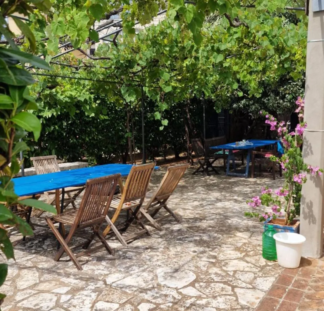 Вилла House Ivas With Garden Замбратия Дом отдыха