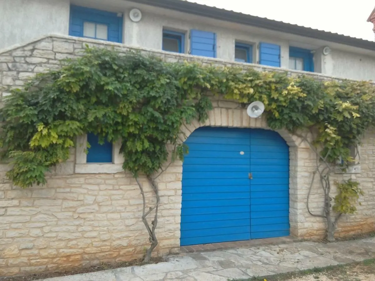 House Ivas With Garden Villa Zambratija  Holiday home